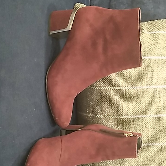 Shoes - Picture 3 of 3